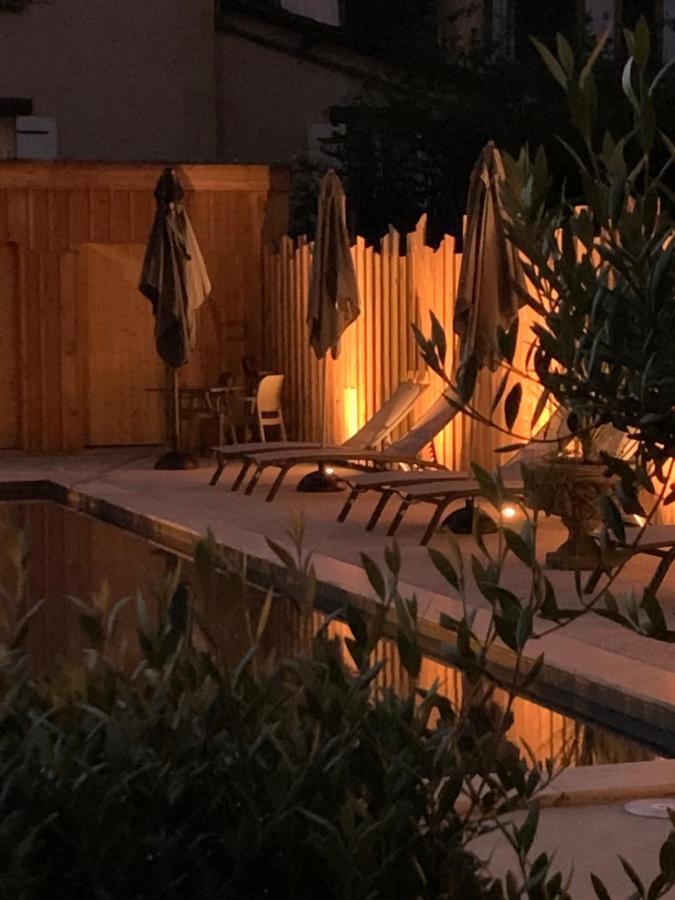 Les Appartements D Artiste De La Villa Du 15 - Restaurant La Maison - Piscine Chauffee Les Eyzies Exteriér fotografie